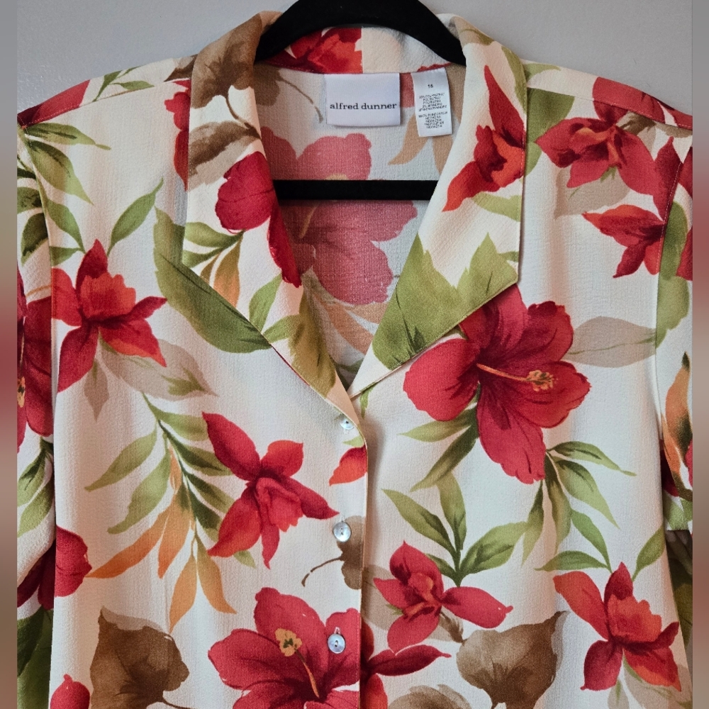 Alfred Dunner Floral Hibiscus Button Down Top Summer Vacation Tropical Shirt - Picture 3 of 6